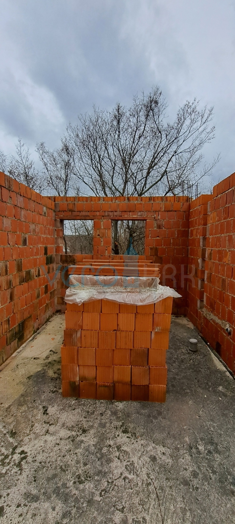 Šilo,okolica,otok Krk,započeta gradnja obiteljske kuće,prodaja