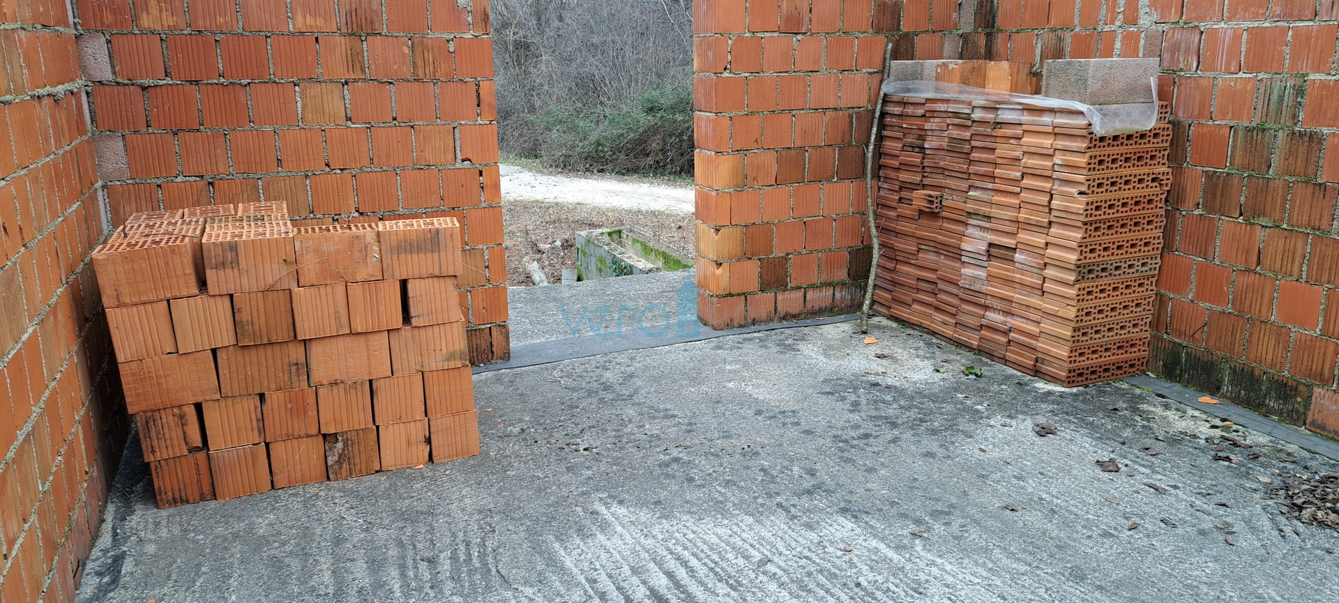 Šilo,okolica,otok Krk,započeta gradnja obiteljske kuće,prodaja