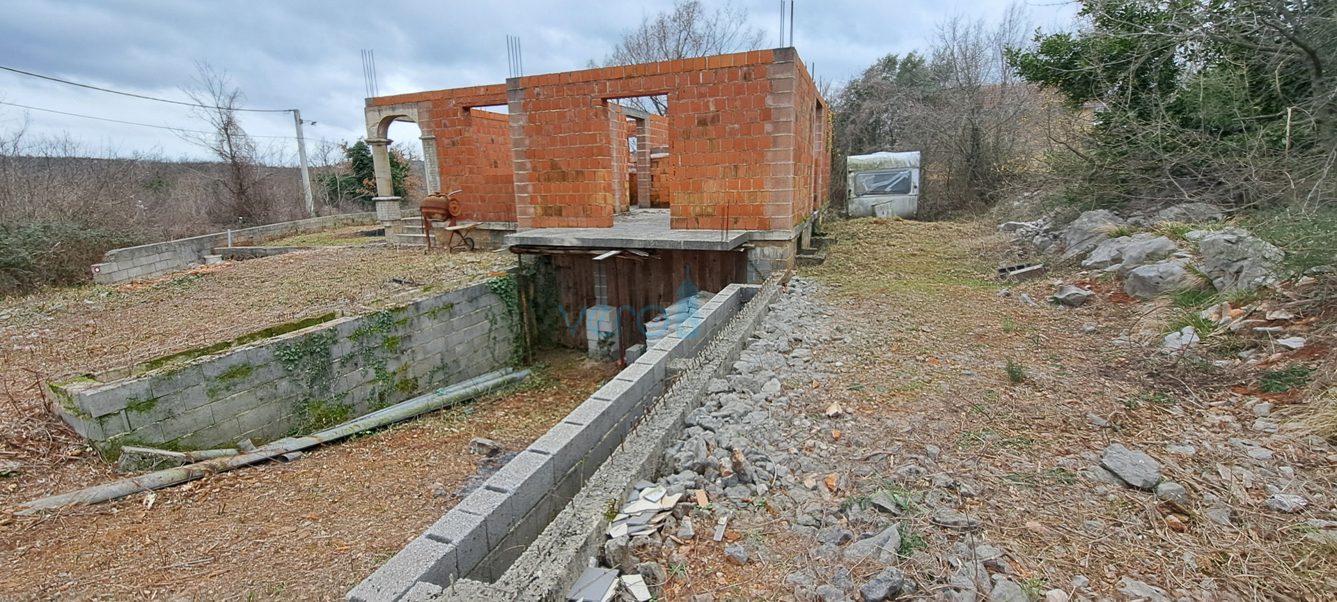 Šilo,okolica,otok Krk,započeta gradnja obiteljske kuće,prodaja