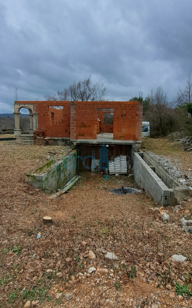 Šilo,okolica,otok Krk,započeta gradnja obiteljske kuće,prodaja