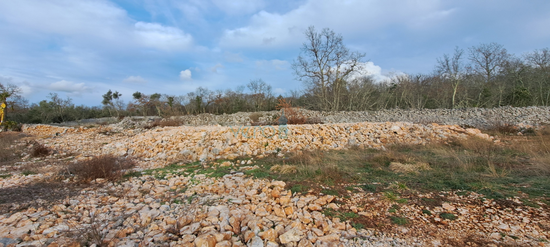 Malinska, otok Krk,građevinsko zemljište 852 m2 sa pogledom na more, prodaja