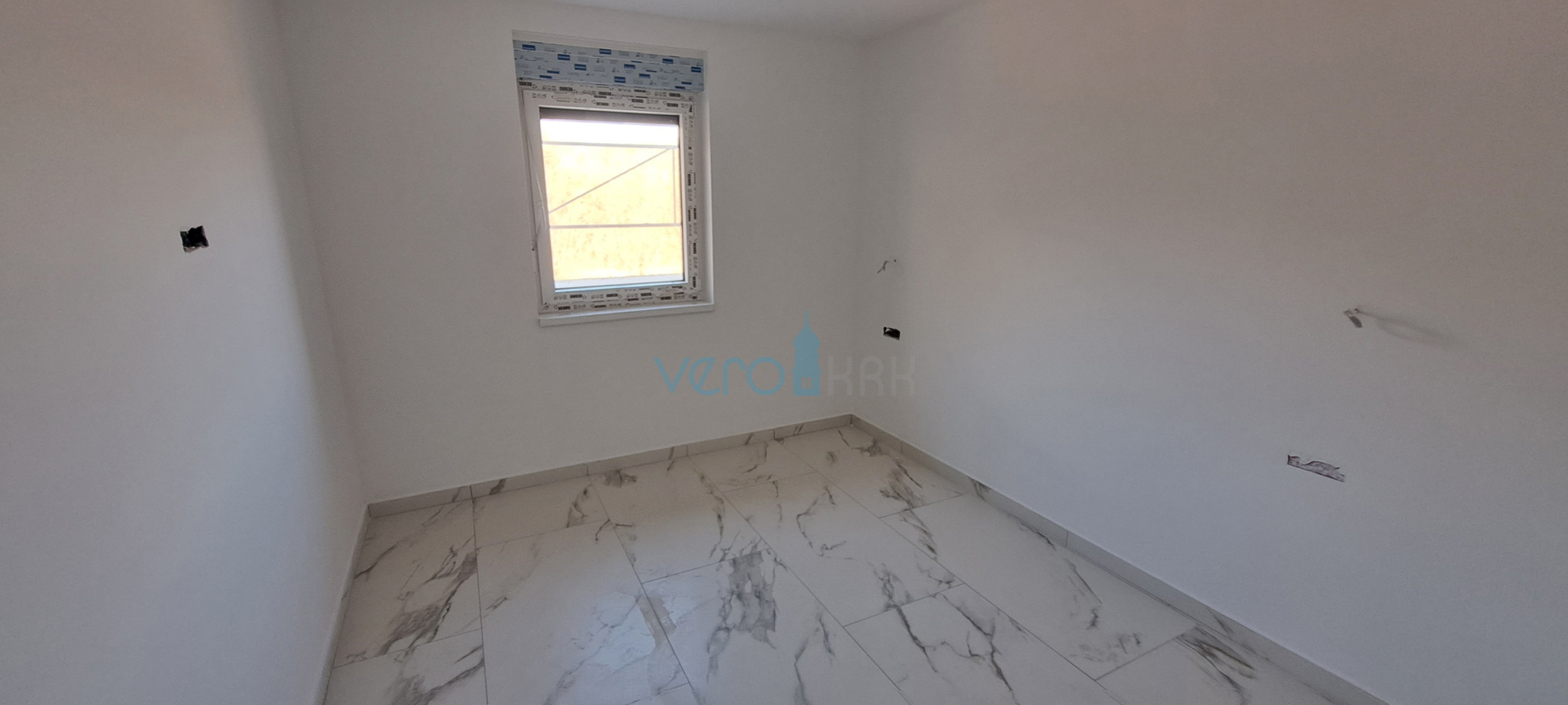 Uvala Soline, otok Krk,okolica,dvosoban stan na katu,terasa,novogradnja,prodaja