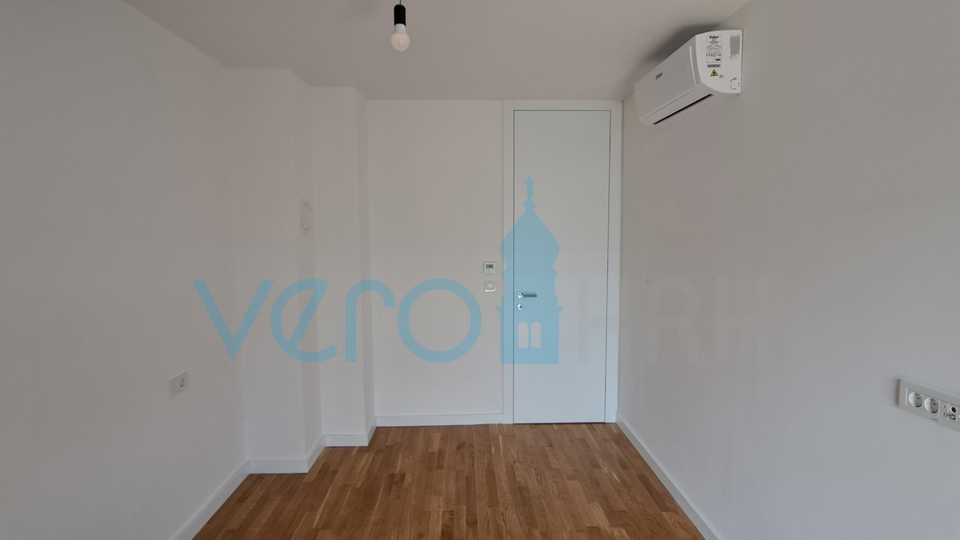 Stadt Krk, moderne Maisonette-Wohnung, Dachpool, Terrasse, Aussicht, Neubau, Verkauf