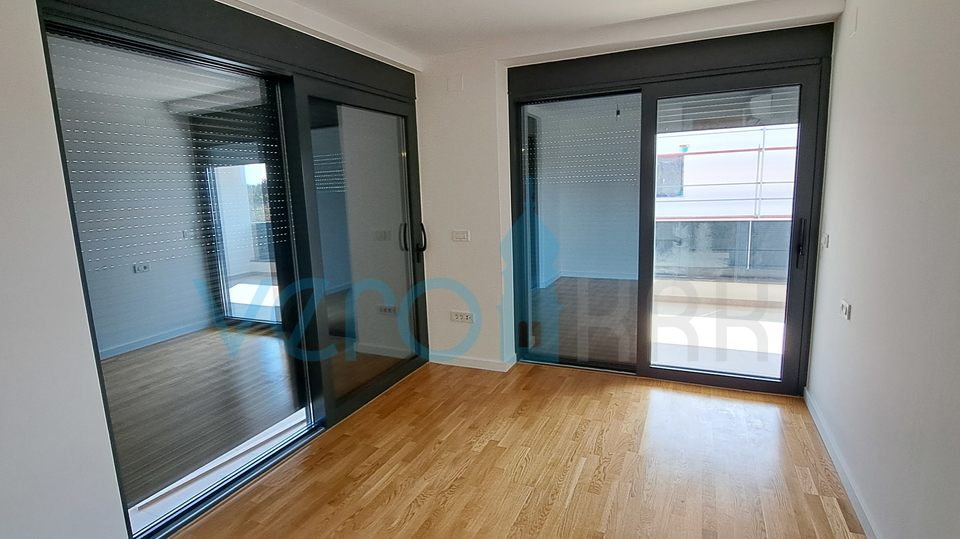 Stadt Krk, moderne Maisonette-Wohnung, Dachpool, Terrasse, Aussicht, Neubau, Verkauf