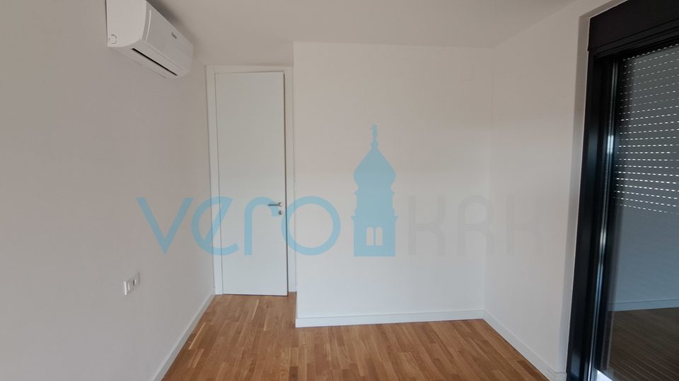 Stadt Krk, moderne Maisonette-Wohnung, Dachpool, Terrasse, Aussicht, Neubau, Verkauf