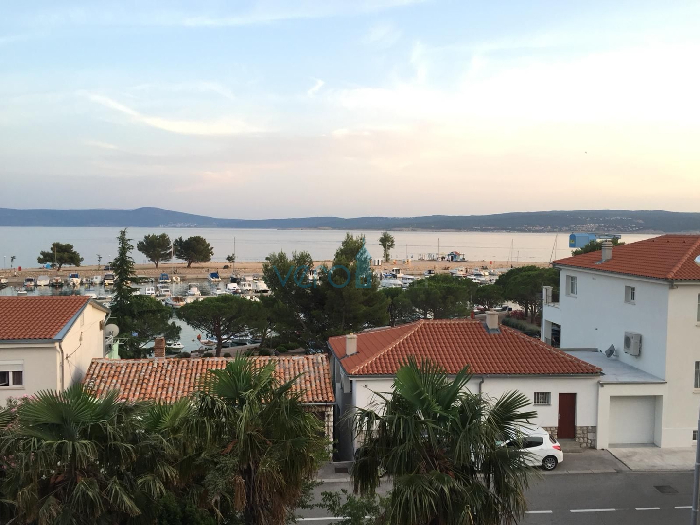 Crikvenica, Centar, Samostojeća kuća za investiciju, 2. red do mora, pogled, parking, prodaja