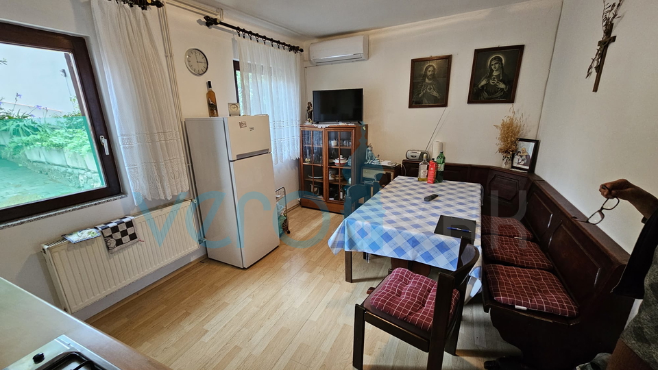 Crikvenica, Dramalj, Zweizimmerwohnung mit Terrasse, Erdgeschoss, zu verkaufen