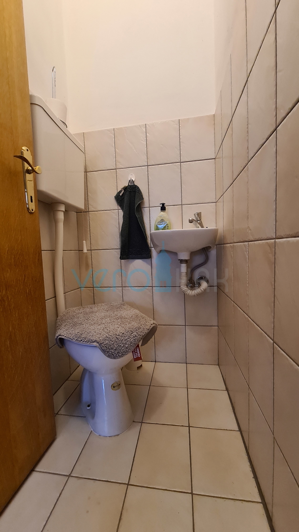 Rijeka, Grobnik dvojna obiteljska kuća, 162m2, 200 m2 vrt, trajni pogled, prodaja