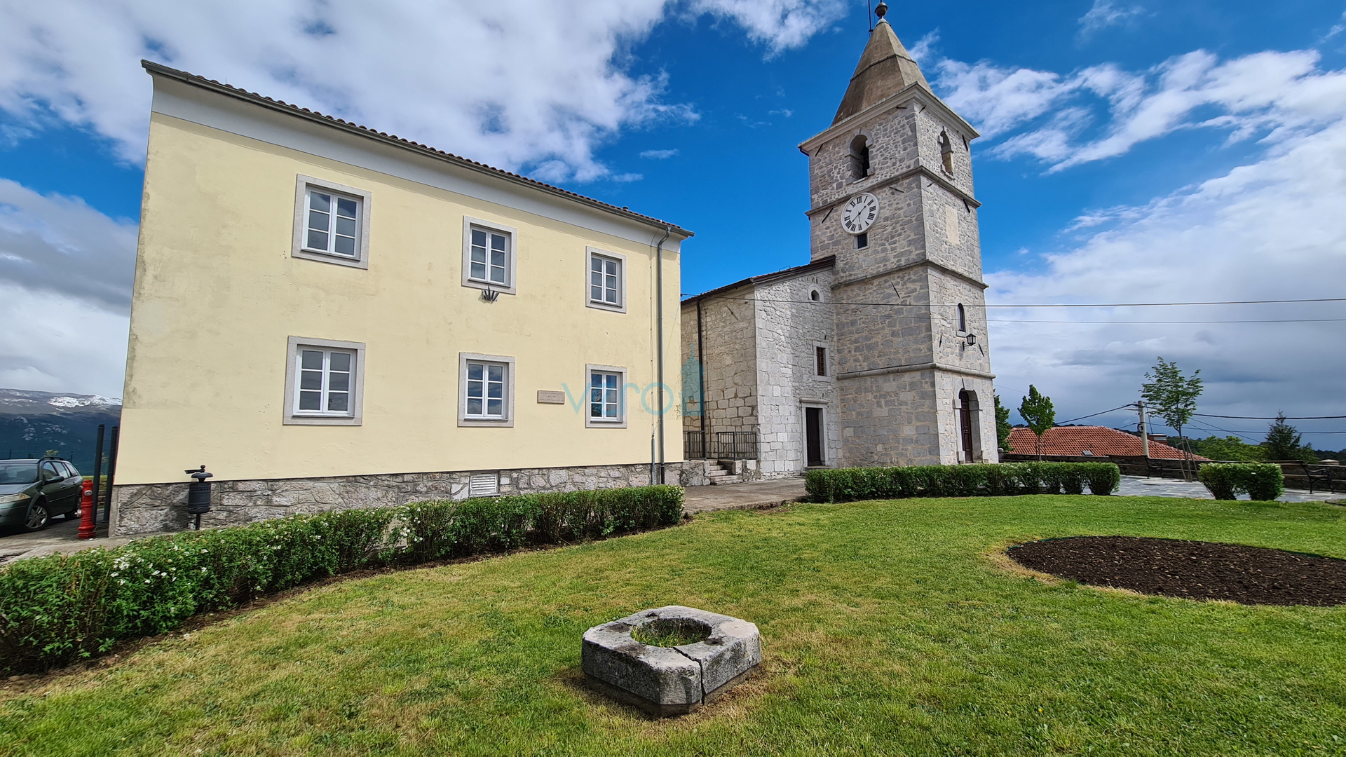 Rijeka, Grobnik dvojna obiteljska kuća, 162m2, 200 m2 vrt, trajni pogled, prodaja