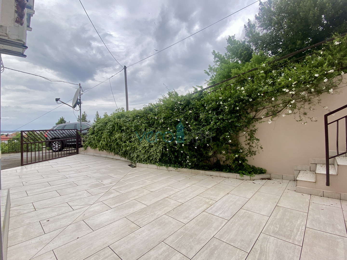 Crikvenica, Erdgeschosswohnung 62m2 mit Terrasse und Garten, zu verkaufen
