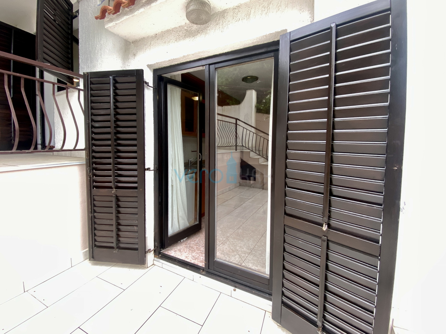 Crikvenica, Erdgeschosswohnung 62m2 mit Terrasse und Garten, zu verkaufen