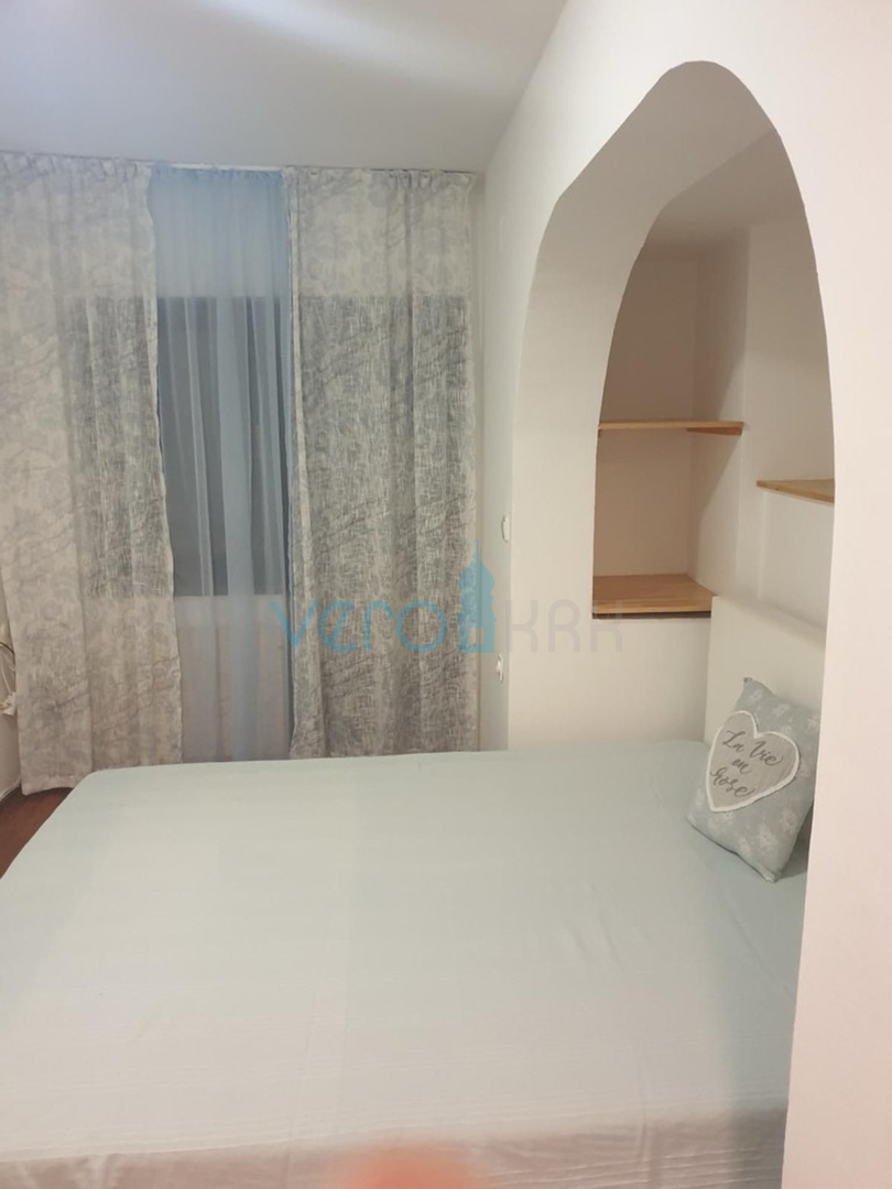 Crikvenica, Erdgeschosswohnung 62m2 mit Terrasse und Garten, zu verkaufen