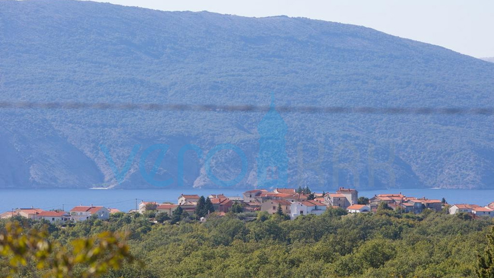 Otok Krk, grad Krk okolica, samostojeća kuća sa bazenom i pogledom na more