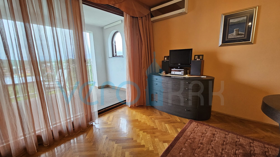 Njivice, Insel Krk, Apartment mit zwei Schlafzimmern von 68 m², mit offenem Meerblick