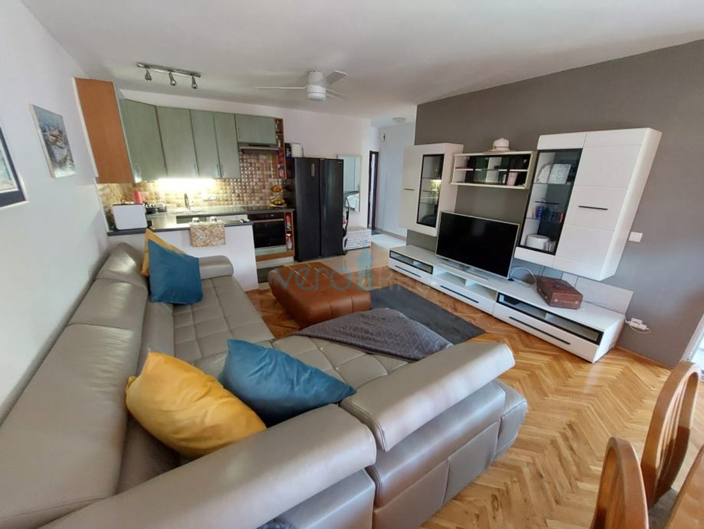 Omišalj, Njivice, Apartment 47 m2 in a great location near the sea, for sale