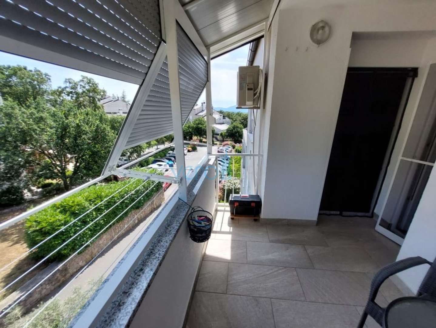 Omišalj, Njivice, Apartment 47 m2 in a great location near the sea, for sale