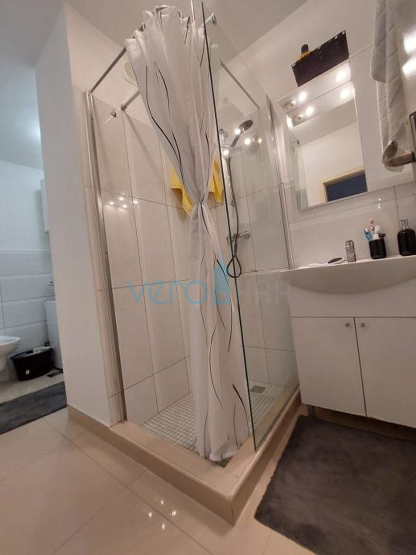 Omišalj, Njivice, Apartment 47 m2 in a great location near the sea, for sale