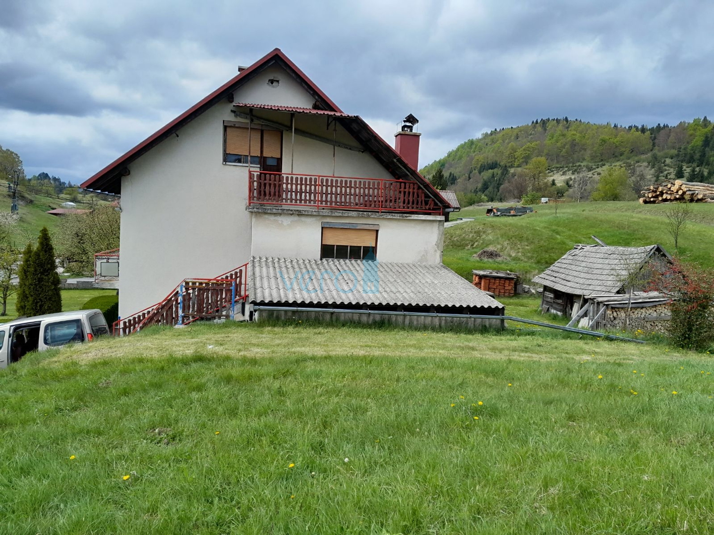 Čabar,Prezid,samostojeća kuća,velika okućnica,drvarnica,prodaja
