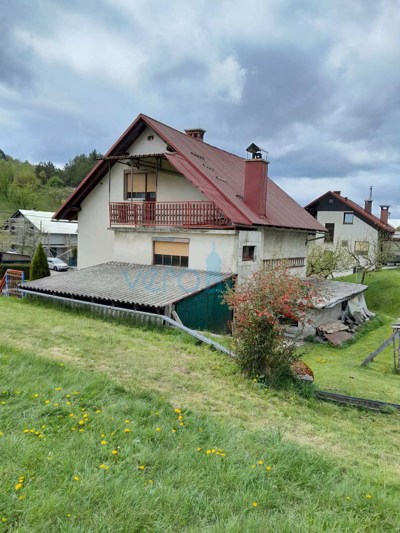 Čabar,Prezid,samostojeća kuća,velika okućnica,drvarnica,prodaja