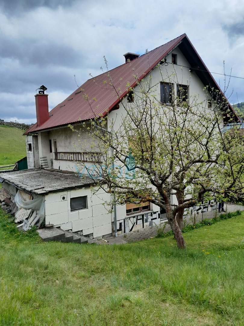 Čabar,Prezid,samostojeća kuća,velika okućnica,drvarnica,prodaja