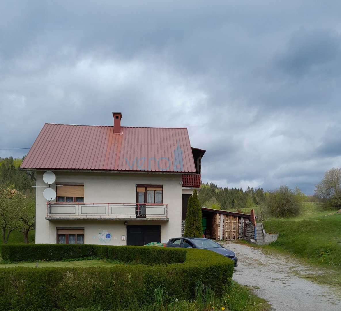 Čabar,Prezid,samostojeća kuća,velika okućnica,drvarnica,prodaja