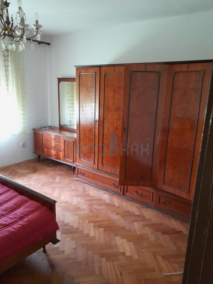 Čabar,Prezid,samostojeća kuća,velika okućnica,drvarnica,prodaja