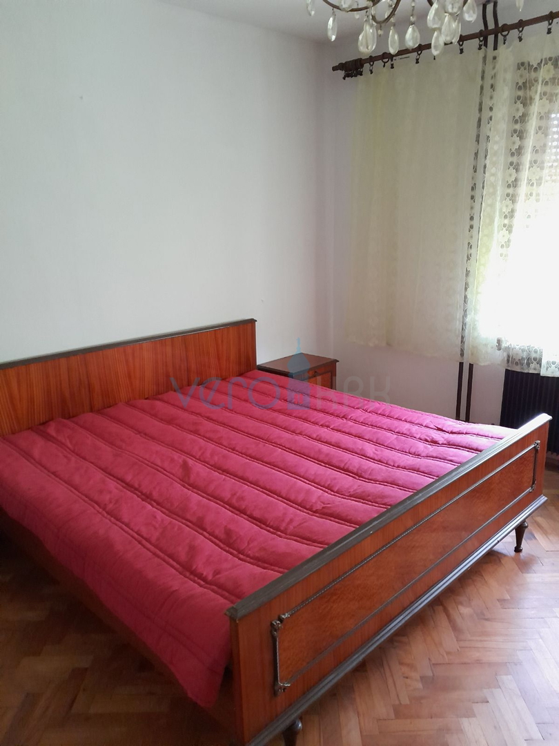 Čabar,Prezid,samostojeća kuća,velika okućnica,drvarnica,prodaja