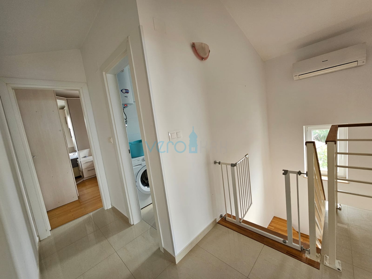 Malinska, near the center, Nice two-story apartment 100 m2 with an open sea view, for sale