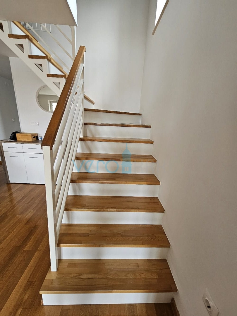 Malinska, near the center, Nice two-story apartment 100 m2 with an open sea view, for sale