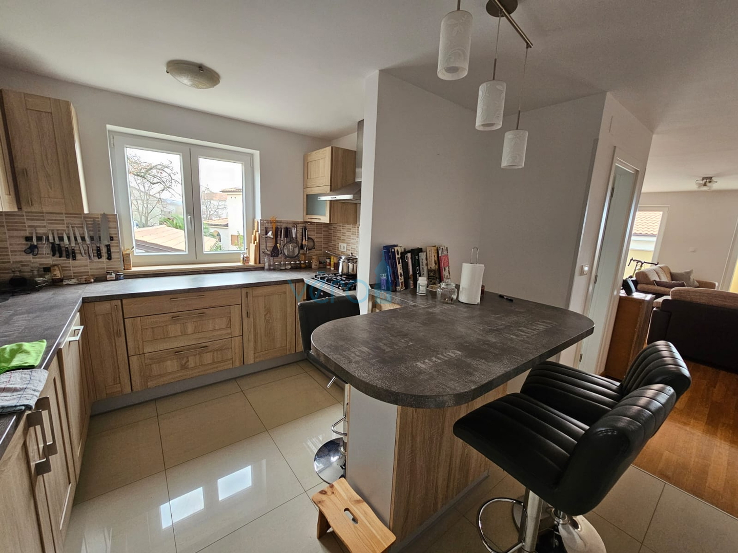 Malinska, near the center, Nice two-story apartment 100 m2 with an open sea view, for sale