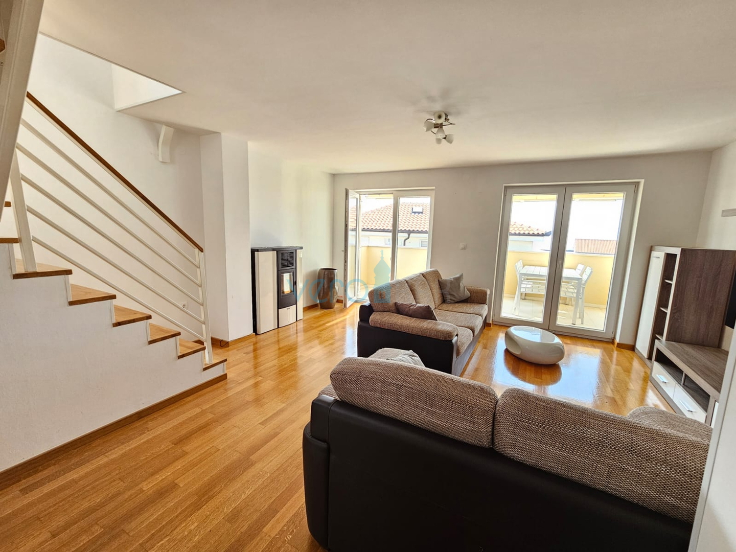 Malinska, near the center, Nice two-story apartment 100 m2 with an open sea view, for sale