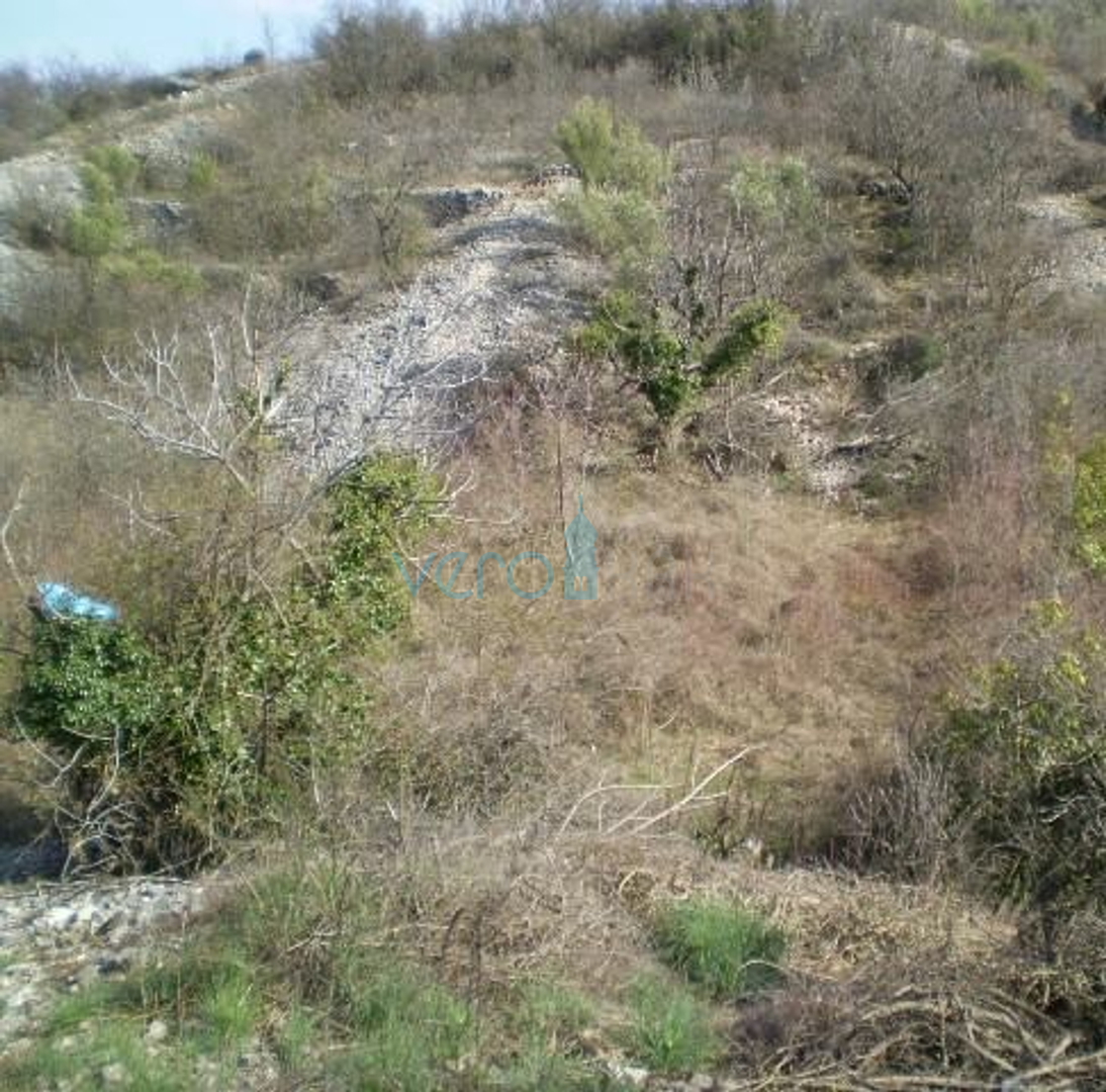 Vrbnik,Građevinsko zemljište 646 m2,top lokacija,pogled,prodaja