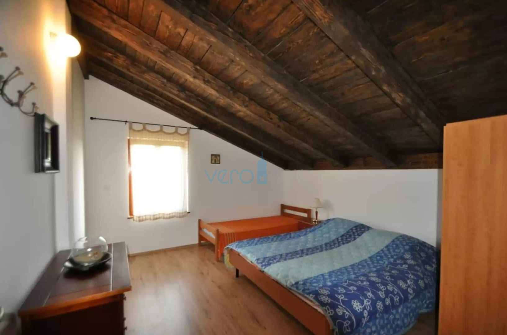 Otok Krk, Vrbnik, okolica, Samostojeća kuća na velikoj parceli u zelenilu i miru, prodaja