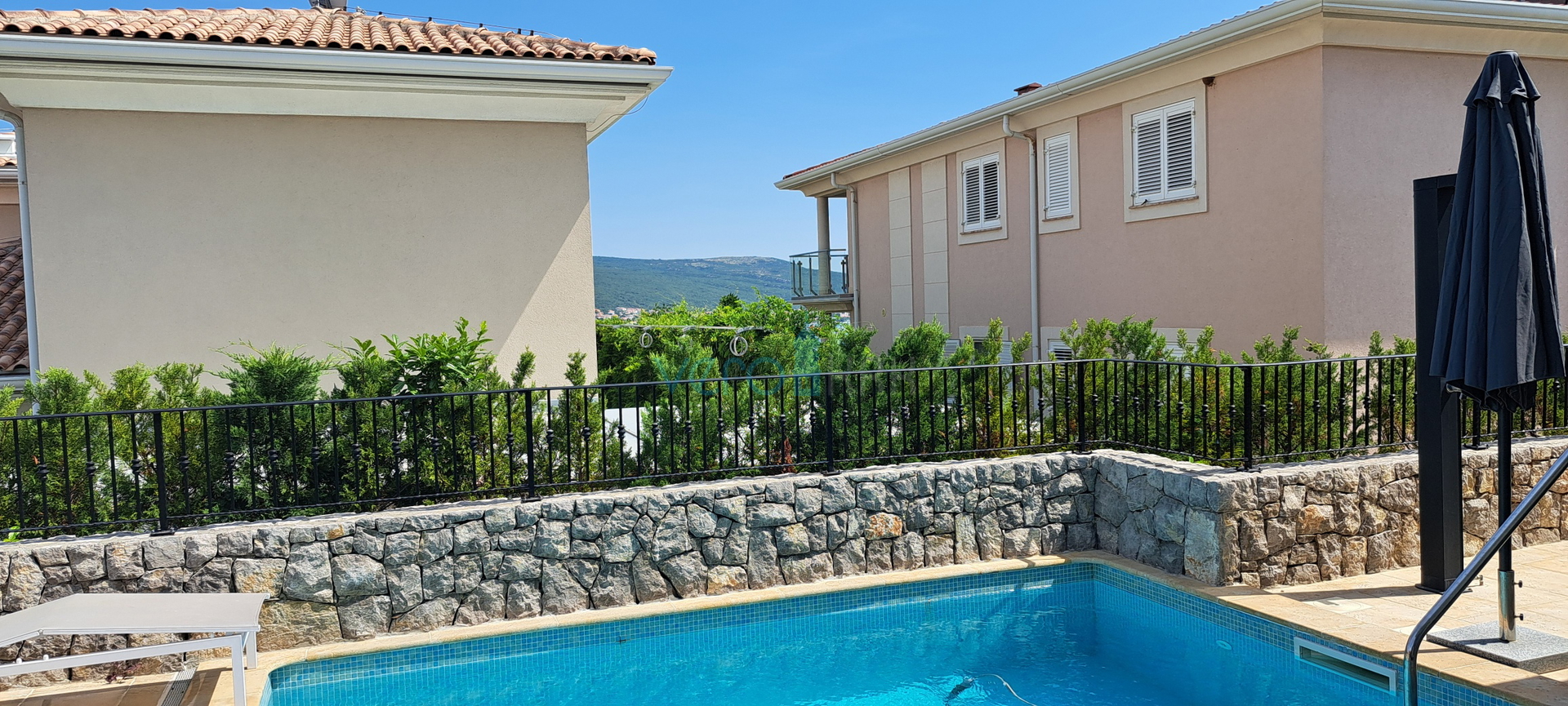 Otok Krk, Grad Krk, bliža okolica, Vila sa bazenom na odličnoj lokaciji, pogled na more, za prodaju