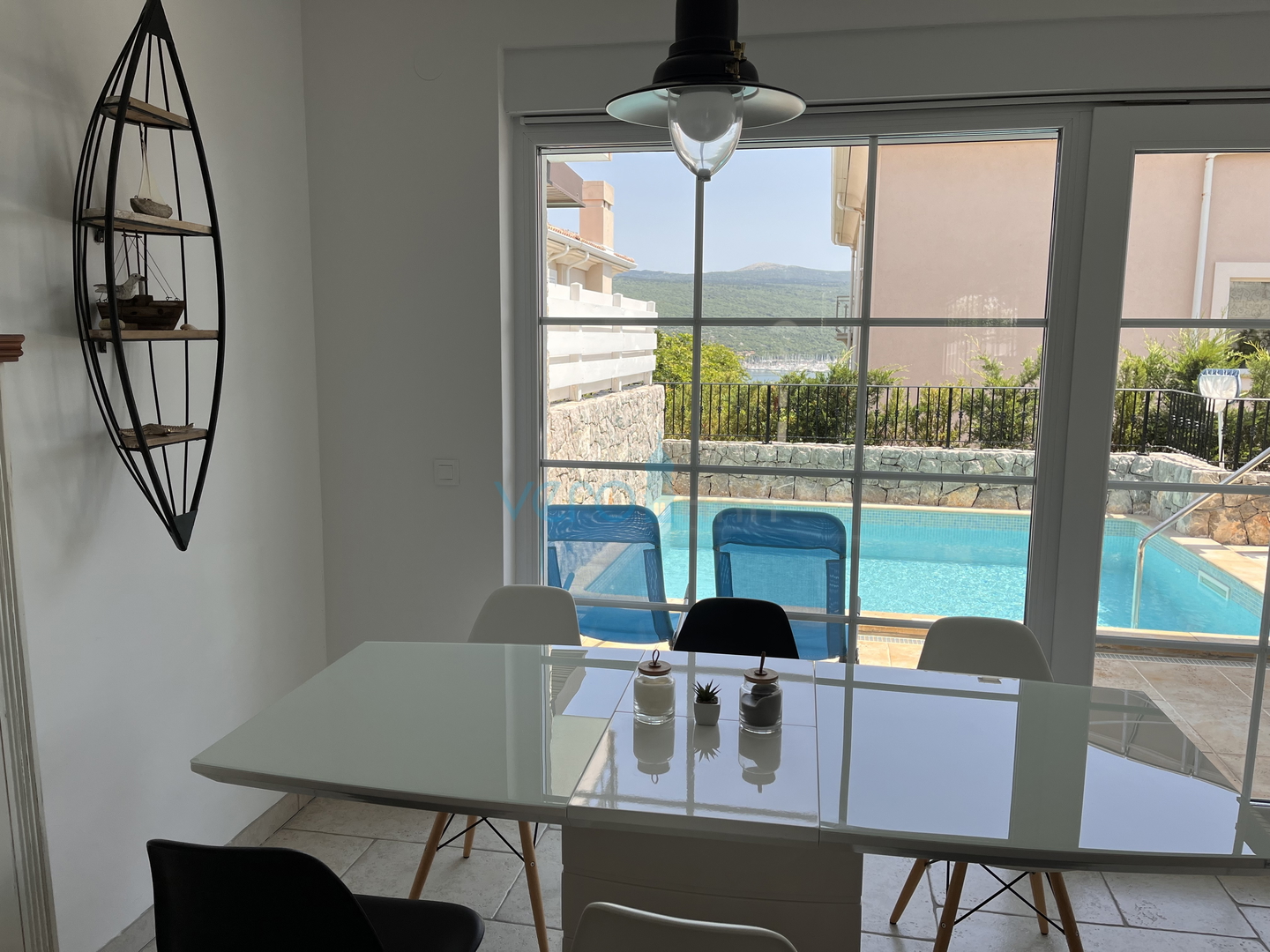 Otok Krk, Grad Krk, okolica, prekrasna ultra moderna villa sa bazenom, terasom i pogledom na more prodaja