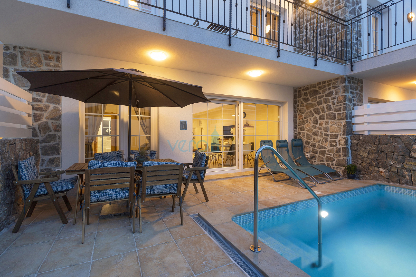 Otok Krk, Grad Krk, okolica, prekrasna ultra moderna villa sa bazenom, terasom i pogledom na more prodaja