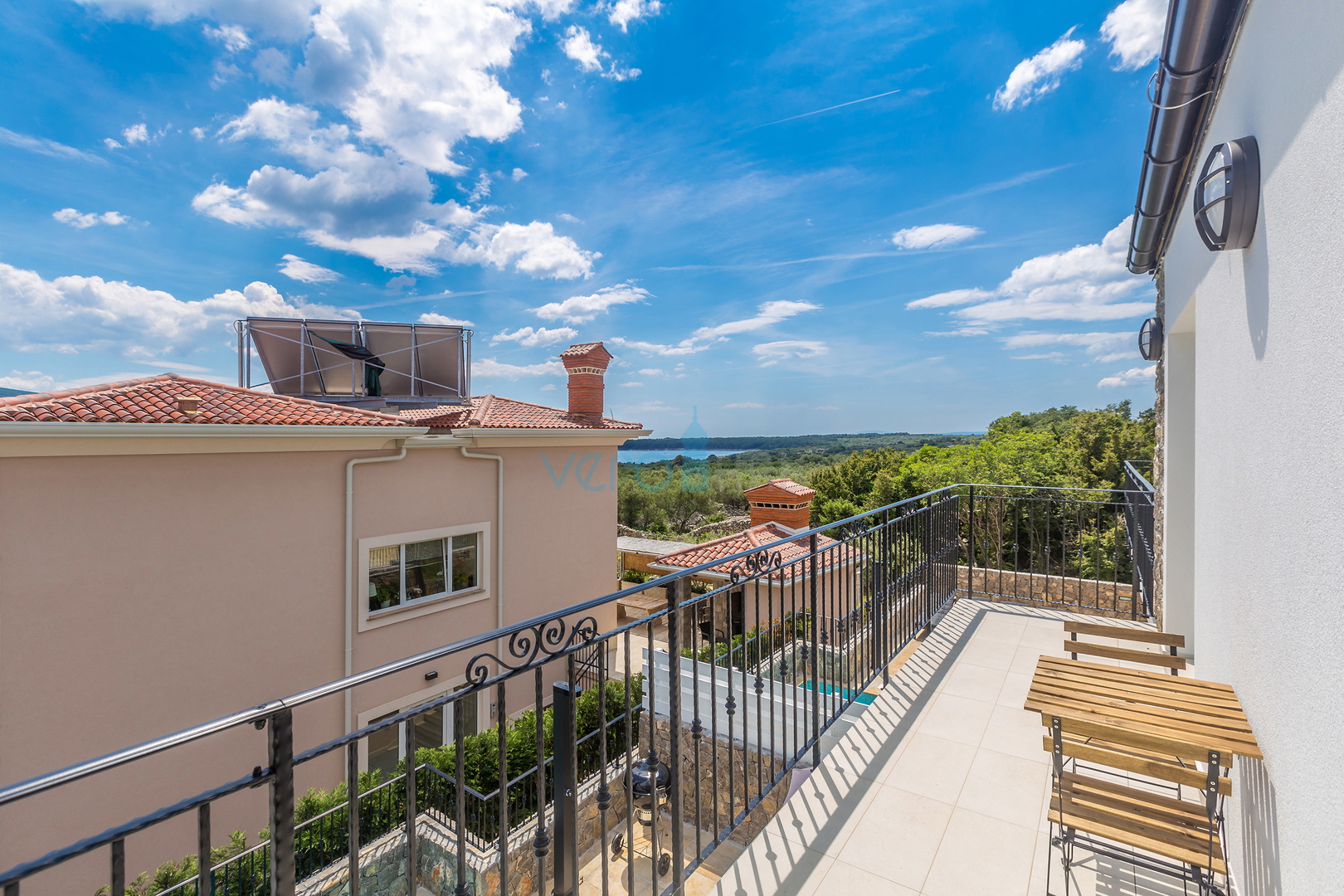 Otok Krk, Grad Krk, okolica, prekrasna ultra moderna villa sa bazenom, terasom i pogledom na more prodaja
