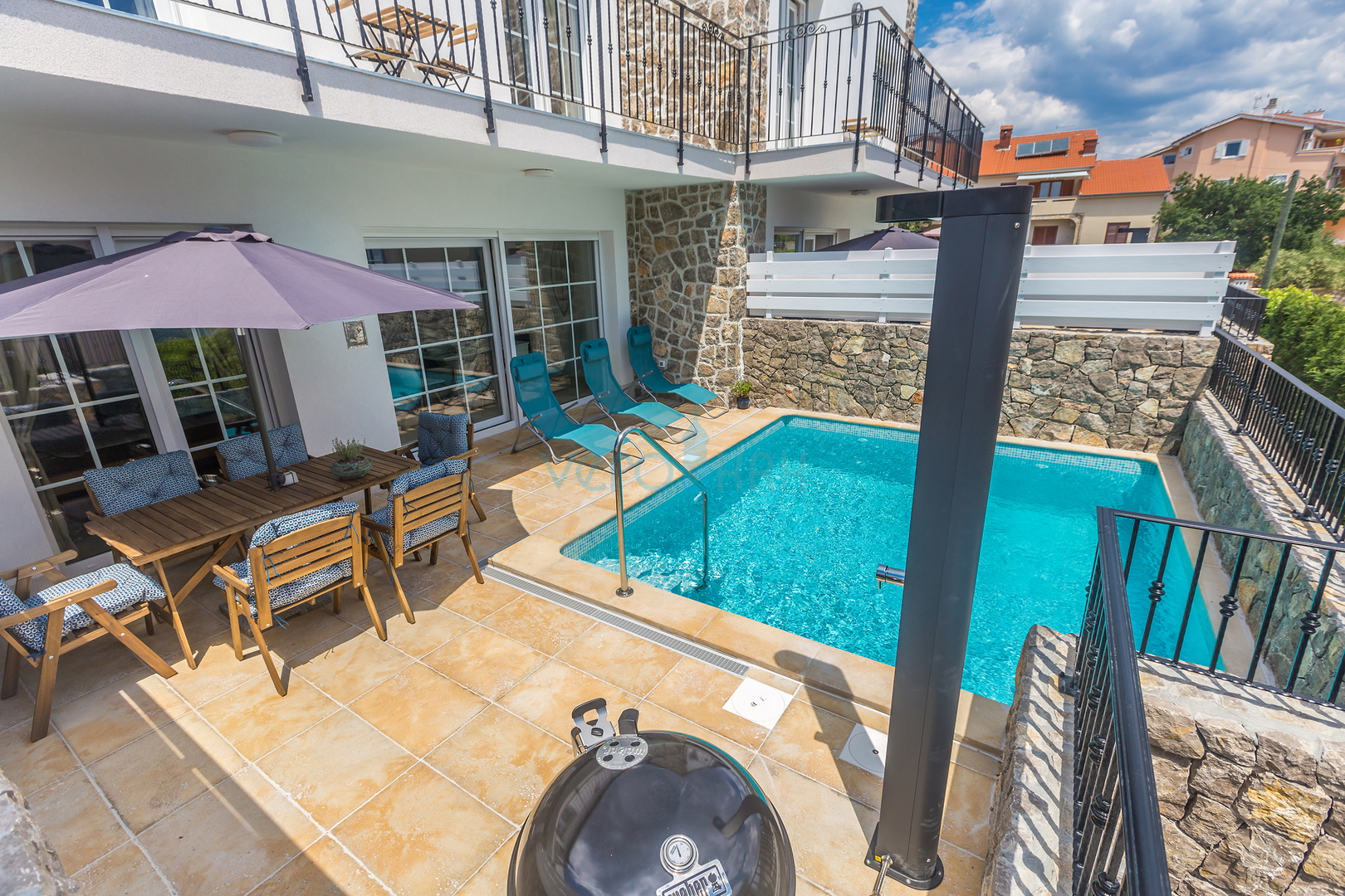 Otok Krk, Grad Krk, okolica, prekrasna ultra moderna villa sa bazenom, terasom i pogledom na more prodaja