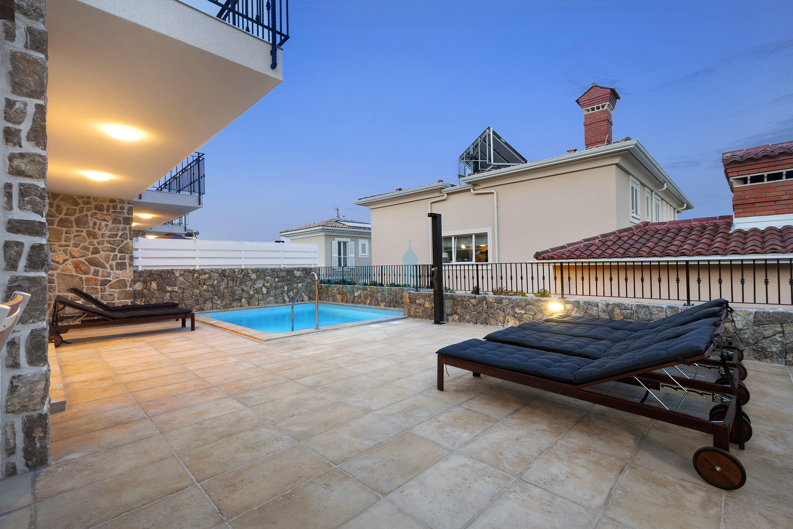 Grad Krk, okolica, veličanstvena villa sa bazenom, pogled na more, prodaja