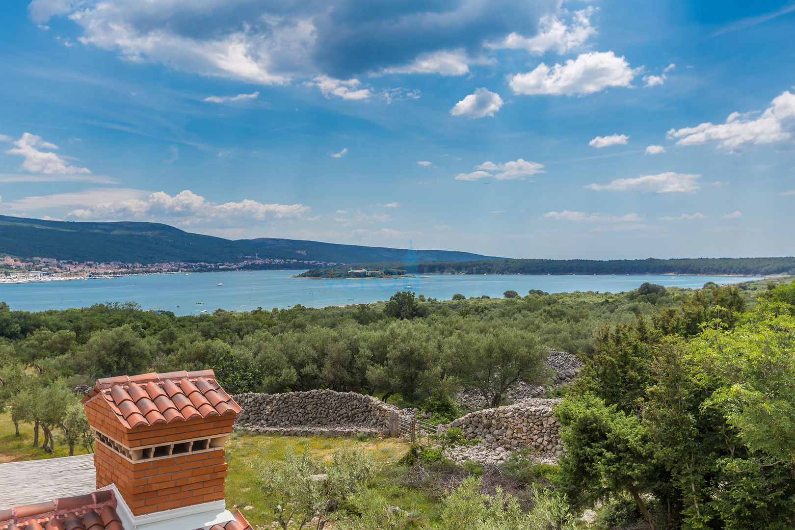 Grad Krk, okolica, veličanstvena villa sa bazenom, pogled na more, prodaja