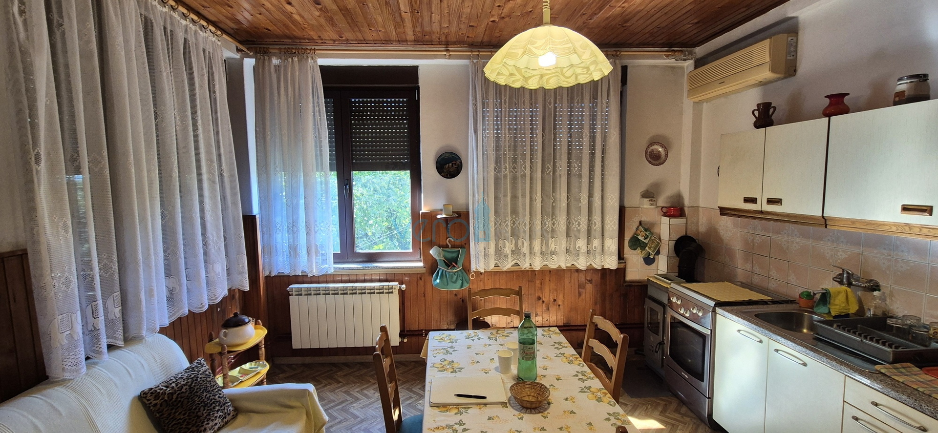 Dobrinj, otok Krk, samostojeća kamena kuća, pogled na more, terasa, konoba, prodaja