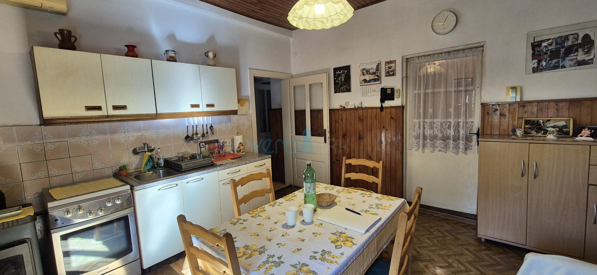 Dobrinj, otok Krk, samostojeća kamena kuća, pogled na more, terasa, konoba, prodaja