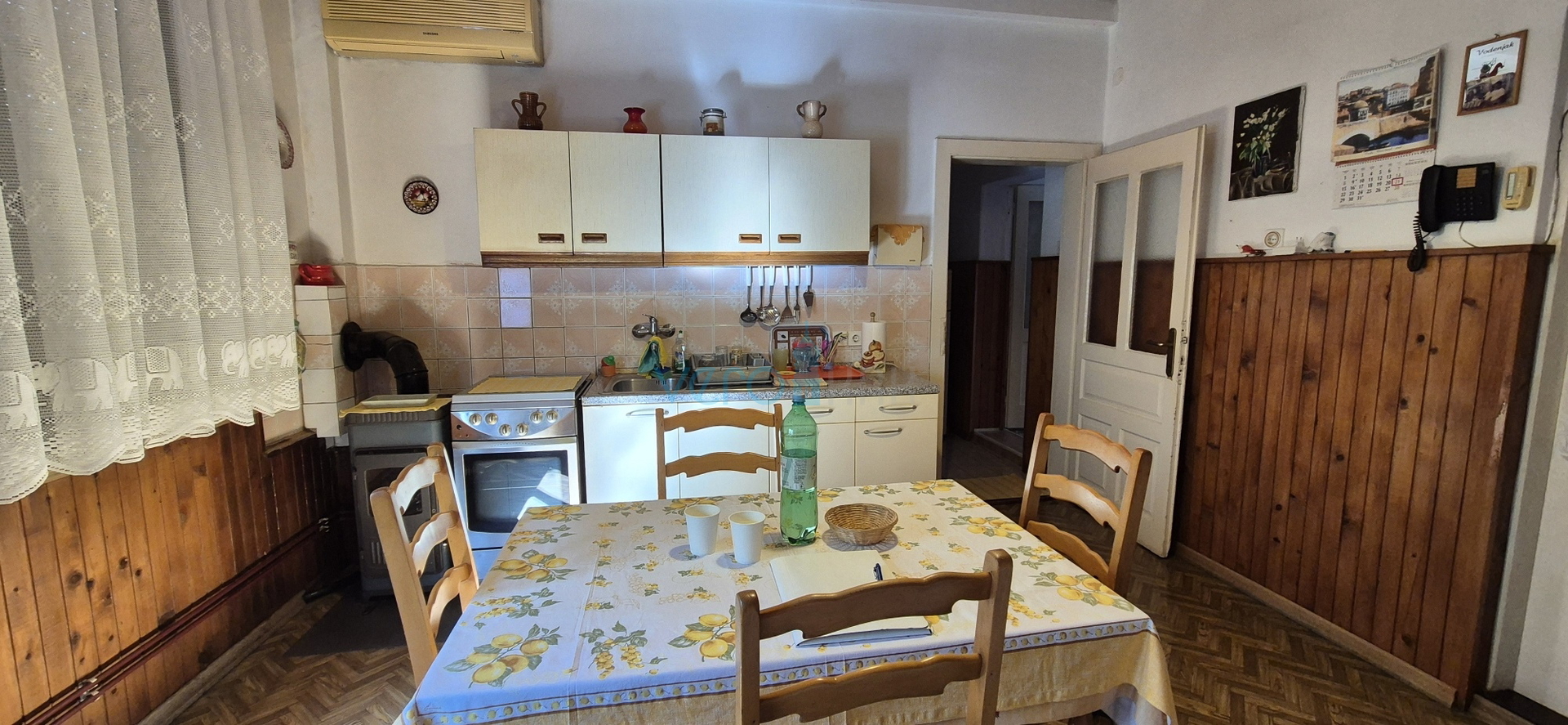 Dobrinj, otok Krk, samostojeća kamena kuća, pogled na more, terasa, konoba, prodaja
