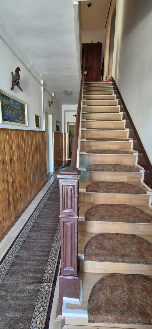 Dobrinj, otok Krk, samostojeća kamena kuća, pogled na more, terasa, konoba, prodaja