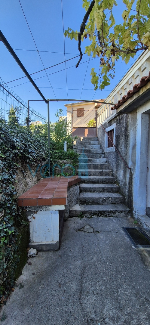 Dobrinj, otok Krk, samostojeća kamena kuća, pogled na more, terasa, konoba, prodaja