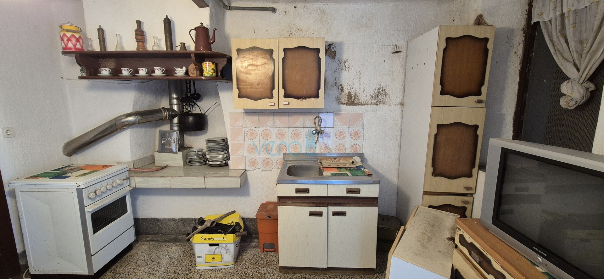 Dobrinj, otok Krk, samostojeća kamena kuća, pogled na more, terasa, konoba, prodaja