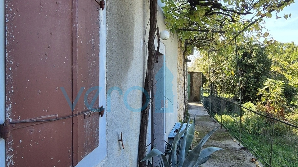 Dobrinj, Insel Krk, freistehendes Steinhaus, Meerblick, Terrasse, Taverne, zu verkaufen