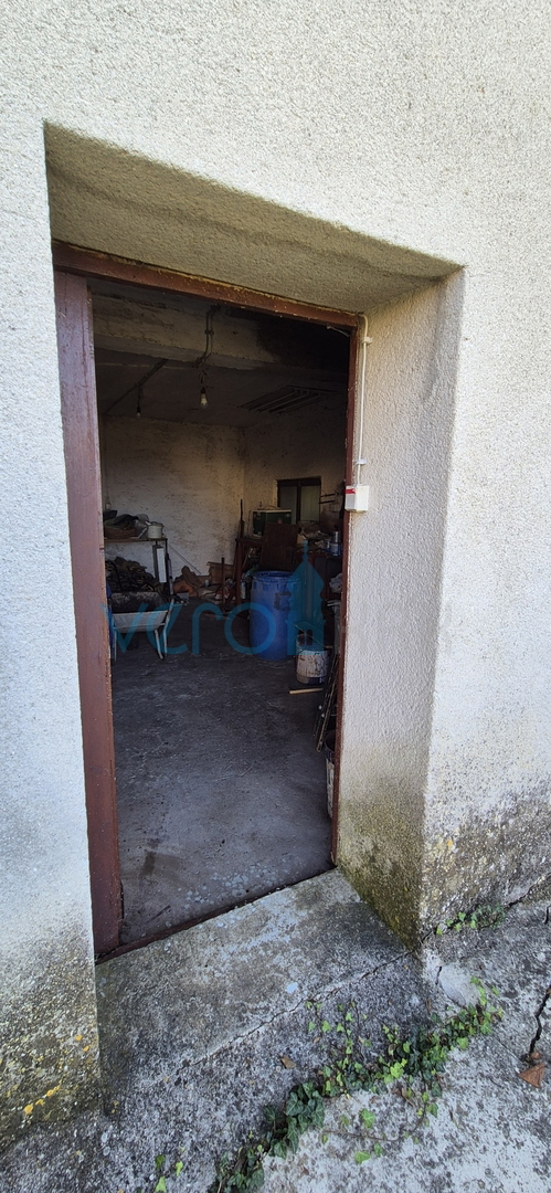 Dobrinj, otok Krk, samostojeća kamena kuća, pogled na more, terasa, konoba, prodaja