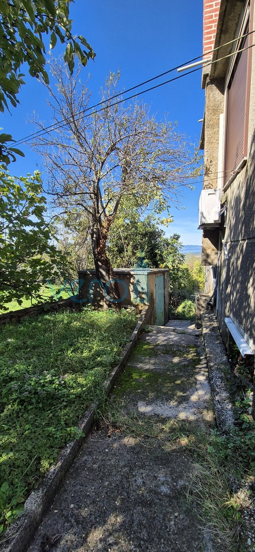 Dobrinj, otok Krk, samostojeća kamena kuća, pogled na more, terasa, konoba, prodaja