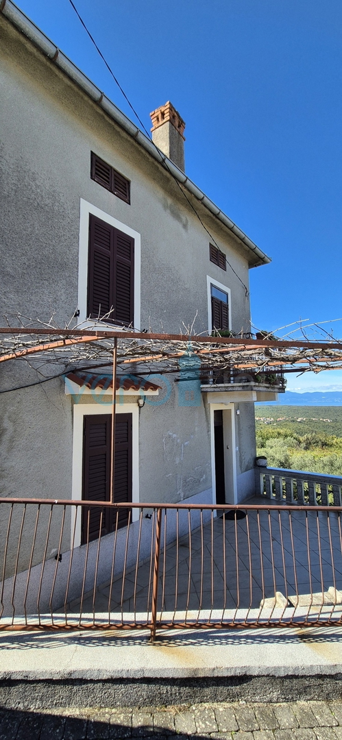 Dobrinj, otok Krk, samostojeća kamena kuća, pogled na more, terasa, konoba, prodaja